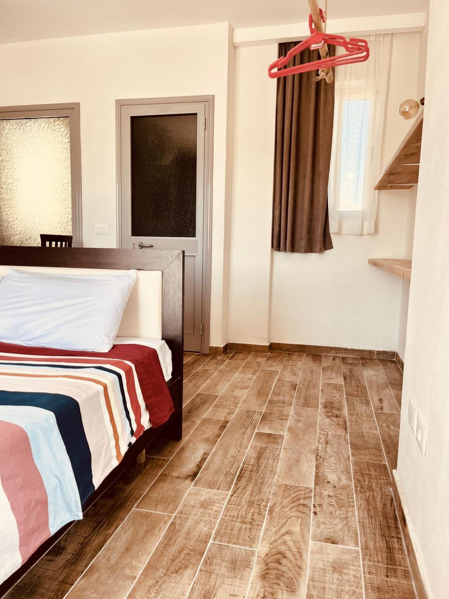 Family Tree - Quiet Area - Self Check In Aparthotel Golem  Εξωτερικό φωτογραφία
