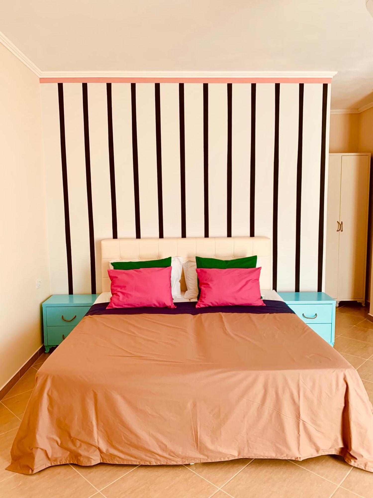Family Tree - Quiet Area - Self Check In Aparthotel Golem  Εξωτερικό φωτογραφία