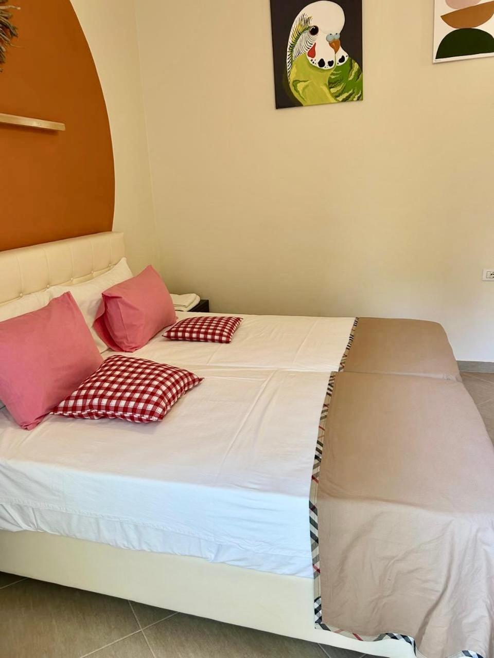 Family Tree - Quiet Area - Self Check In Aparthotel Golem  Εξωτερικό φωτογραφία